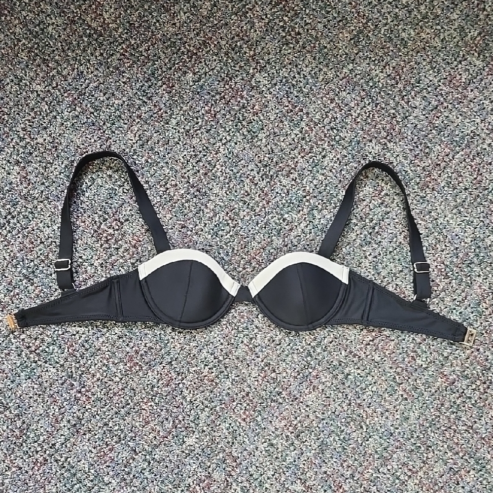 Black and White Women's Bikini Set